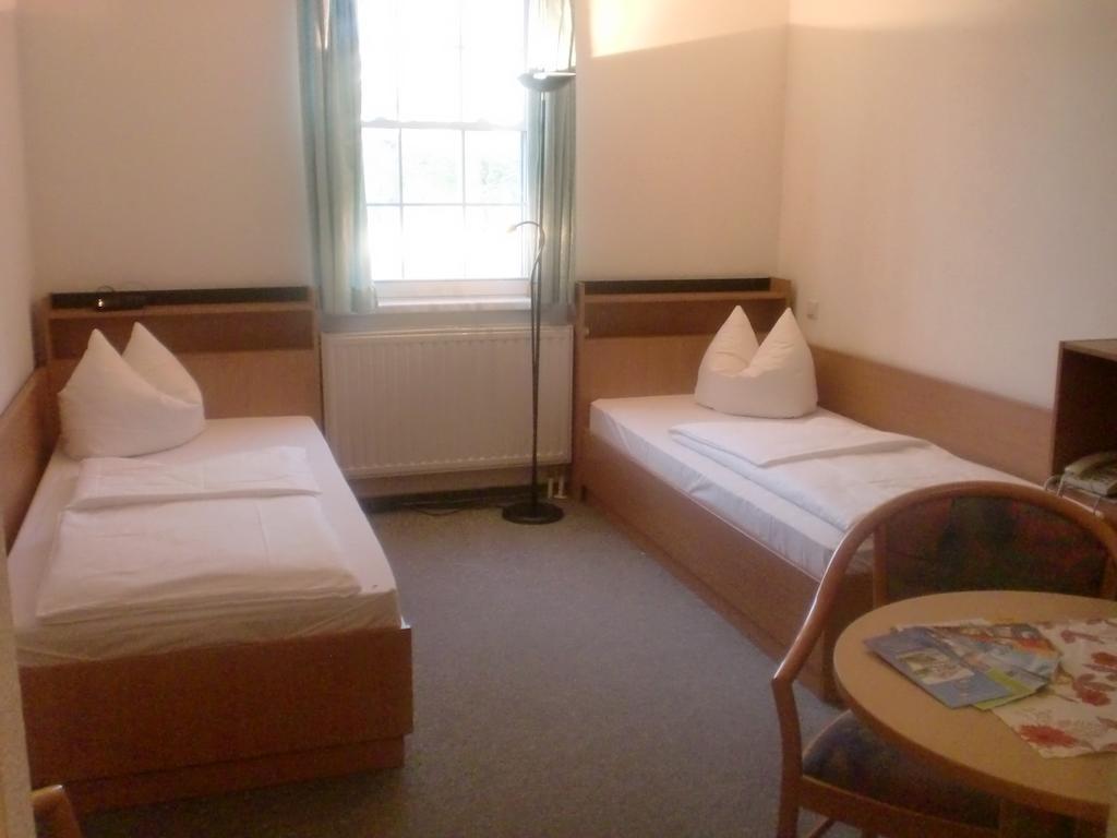 Hotel & Restaurant "Zum Firstenstein" Konigshain Eksteriør billede